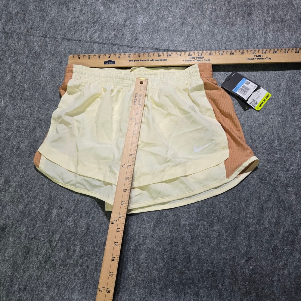 Nike Running Shorts Womens Size M Yellow CZ9626-113 Dri-FIT Mesh Panel Active - Picture 3 of 8